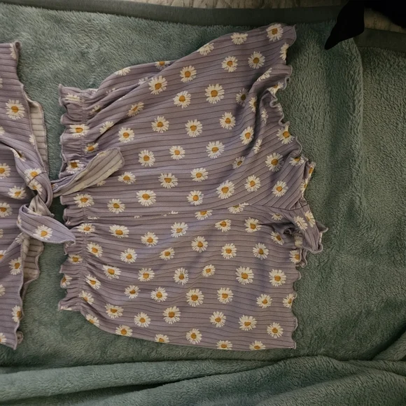 Lily Bleu Purple and White Daisy Matching Set - Picture 5 of 15